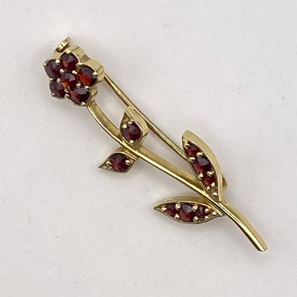 Vintage 14K Gold Fower Brooch With Prong Set Garnet Leaves and Petals - Picture 5 of 10